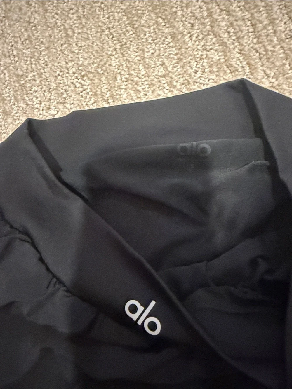ALO Yoga flowy layered